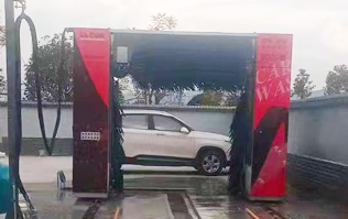 彩云之南，滇中腹地！云南玉溪中石化配置林頓龍門全自動洗車機(jī)